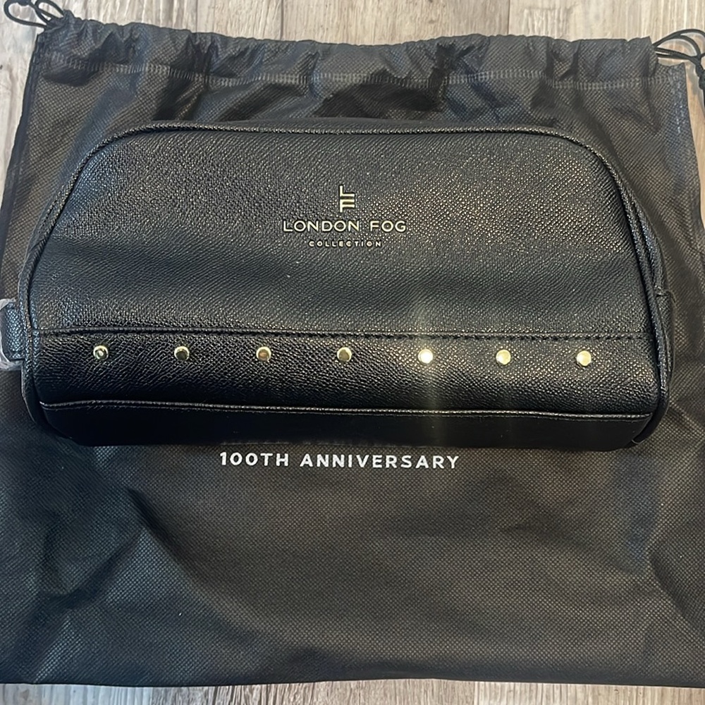 London Fog Travel Bag
  (BLOWOUT SALE)